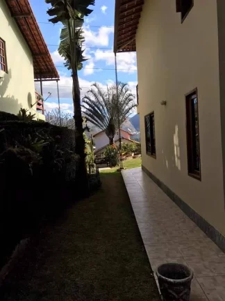 Imagem LINDA CASA A VENDA NO BAIRRO: BRAUNES - NOVA FRIBURGO RJ.