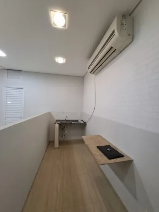 Imagem Sala Comercial Térrea com Vitrine  43m² - Jardim Bosque Viv