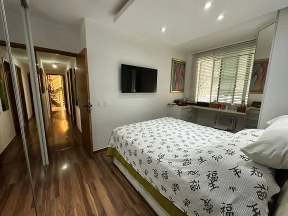 Imagem Venha morar em uma cobertura em local previlegiado em icarai,proximo ao Campo de São Bento,com comércio no entorno,imovél amplo,com vista previlegida