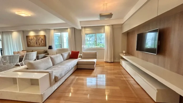 Imagem Imperdível oportunidade: Apartamento de luxo com 3 quartos e 3 suítes em Moema, São Paulo - 210m² e 3 vagas de garagem!