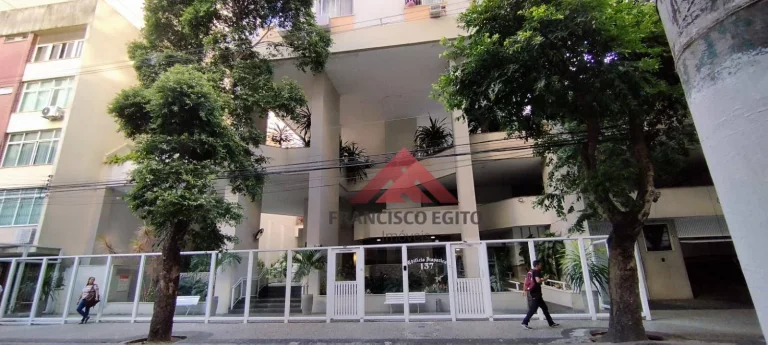 Imagem Apartamento com sala dois quartos dependencias completa,vaga de garagem na escritura em excelente localização,miolo de icarai,proximo a todo comércio