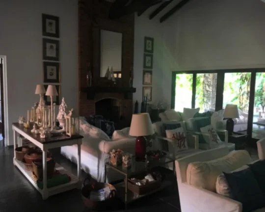 Imagem DELICIOSA CASA FRENTE PRAÇA ACAPULCO, TOTAL PRIVACIDADE