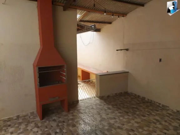 Imagem Casa a venda no Centro de Tatuí a 200m da praça da Matriz.