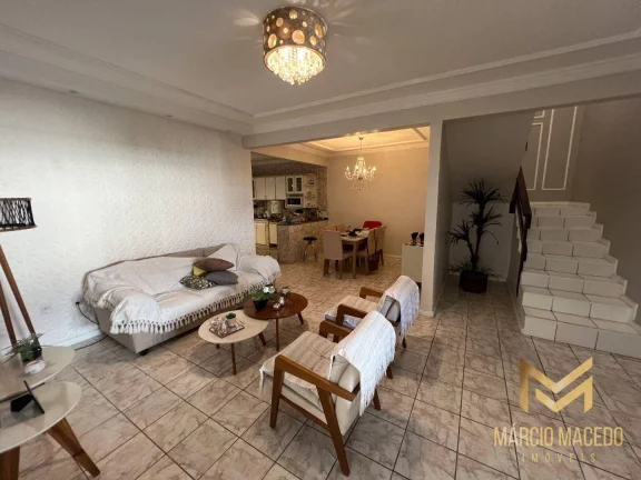 Imagem Casa com 5 dormitórios à venda, 285 m² por R$ 850.000,00 - São Gerardo - Fortaleza/CE