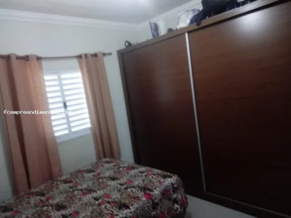 Imagem Casa para Venda em Limeira, Jardim Santa Eulália, 2 dormitórios, 2 suítes, 1 banheiro, 1 vaga