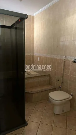 Imagem Casa ampla no Jardim das Palmeiras, zona norte de Londrina, com 3 quartos, 3 banheiros, churrasqueira, terraço e 178m² de área construída