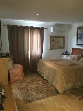 Imagem Casa no Res. Morada dos Pinheiros - 340m²