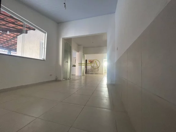 Imagem Casa lote inteiro á venda com 3 quartos (1 sendo suíte) - Jd. Peruíbe