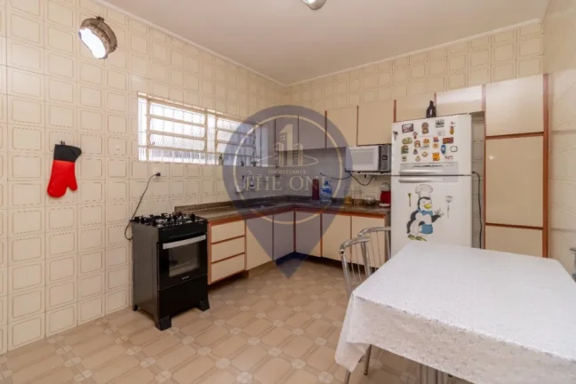 Imagem Imóvel Residencial Espaçoso e Aconchegante no Jabaquara: 3 quartos, 1 suíte, 2 salas, 3 banheiros, 2 vagas de garagem, 210m² de área - São Paulo-SP.