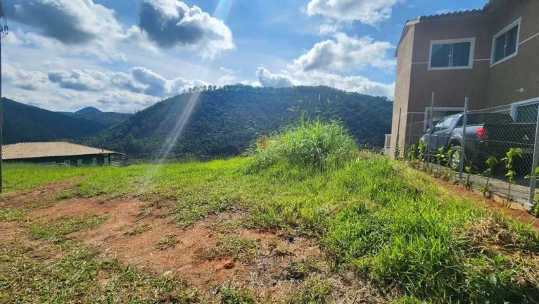 Imagem Terreno em Condomínio para Venda em Teresópolis / RJ no bairro Vale Alpino