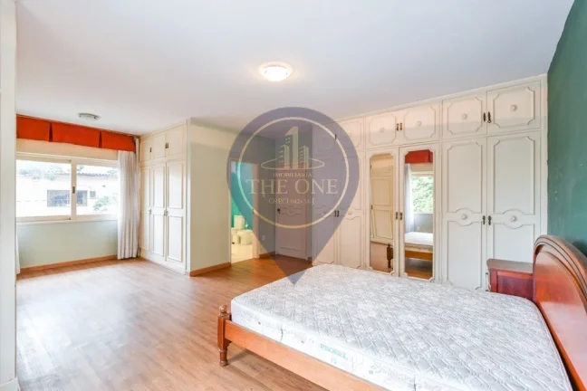 Imagem Casa de luxo na Vila Mariana: 4 quartos, 4 suítes, 2 salas, 6 banheiros, 2 vagas de garagem, 257m² - São Paulo-SP