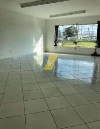 Imagem Sala Comercial com Elevador e Vaga em Localização Estratégica
