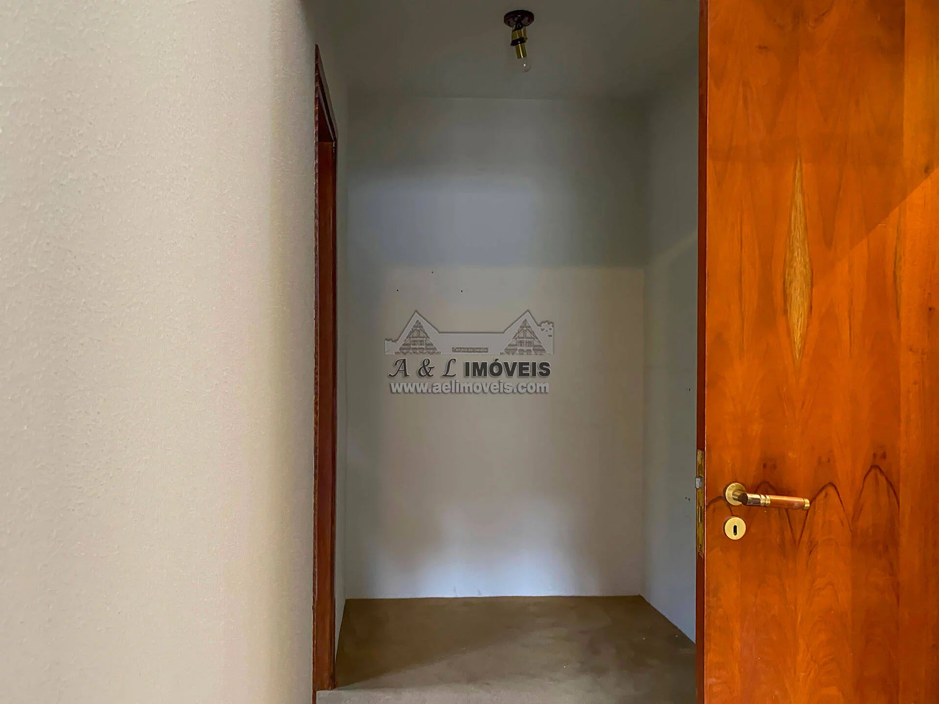 Imagem Apartamento à venda em Campos do Jordão - Ampla Cobertura c/ Charme Alpino