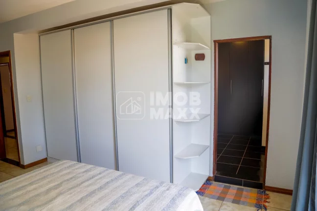 Imagem Venda em Samambaia Sul: Casa com 4 dormitórios, 1 suíte e 3 banheiros por R$ 400.000. Oportunidade imperdível!