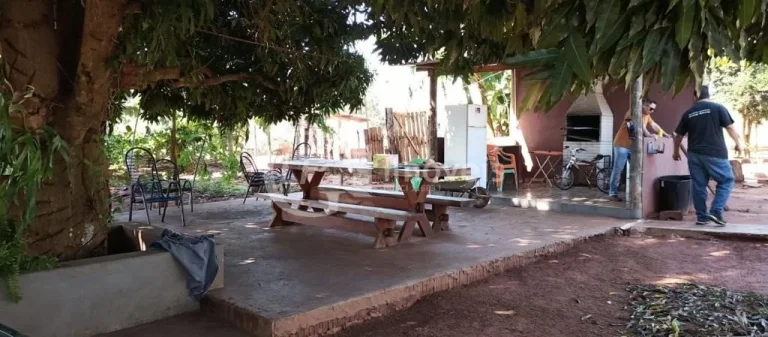 Imagem Chácara à venda em Terenos-MS, Zona Rural: 5 quartos, 1 suíte, 2 salas, 3 banheiros, 180m² de área!