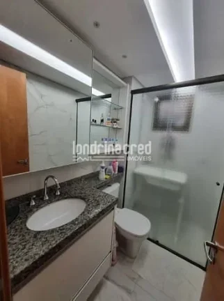 Imagem Apartamento no 17º andar no Terrasse Jardin, sol da manhã, completo em armários, com sacada envidraçada, 2 vagas paralelas e ar-condicionado.