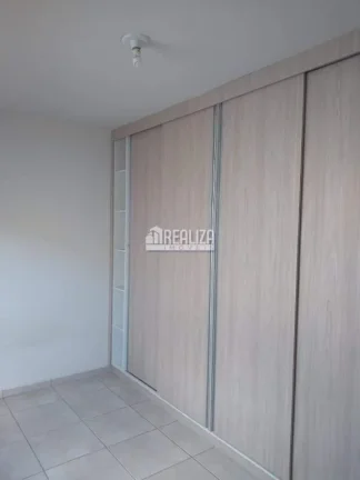 Imagem Casa com Espaço Gourmet e Hidro no Condomínio Portal Beija-flor, bairro Morada Du Park - Uberaba