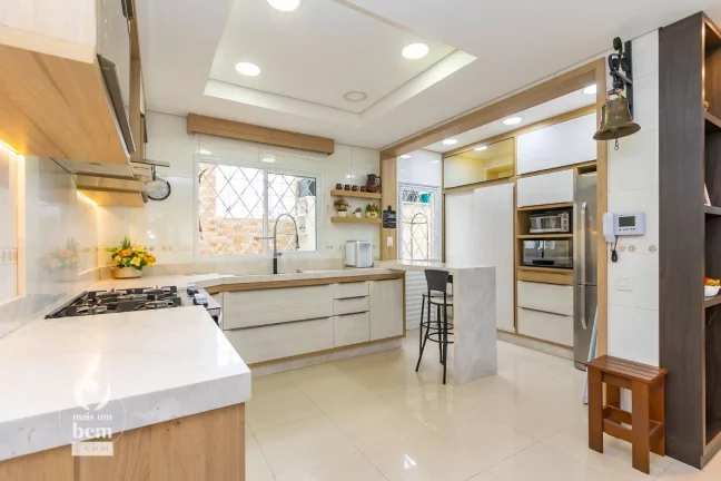 Imagem Sobrado em CONDOMÍNIO FECHADO com 3 Suítes, 2 Vagas, Área Gourmet à venda, 160 m² por R$ 869.900 - Xaxim - Curitiba/PR