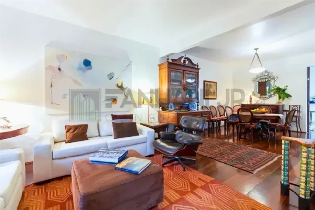 Imagem Imperdível: Casa à venda ou locação em São Paulo-SP, Jardim América! 2 quartos, 1 suíte, 3 salas, 3 banheiros, 2 vagas, 200m².