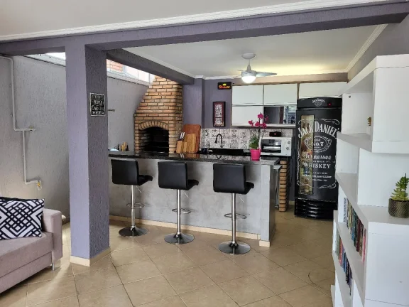 Imagem Sobrado maravilhoso 136 m² 3 Dormitórios Sendo 1 Suíte 3 Vagas de Garagens
