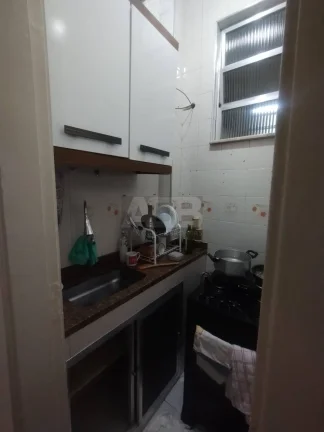 Imagem Apartamento de quarto e sala à venda em Copacabana, 35m2, na Nossa Senhora.