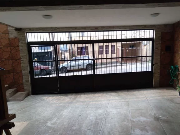 Imagem Sobrado com 3 dormitórios à venda, 238 m² por R$ 750.000,00 - Jardim Veneza - Mogi das Cruzes/SP
