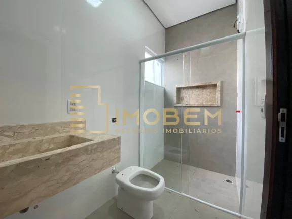 Imagem Imóvel de Alto Padrão: Casa à venda em Sinop-MT, no bairro Jardim Itália III, com 3 quartos, 1 suíte e ampla área de 154m².