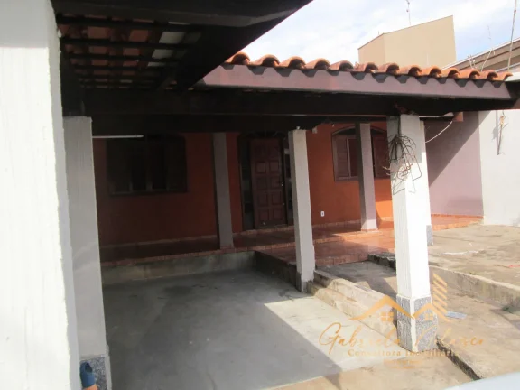 Imagem Casa Padrão com dois dormitórios mais edícula
