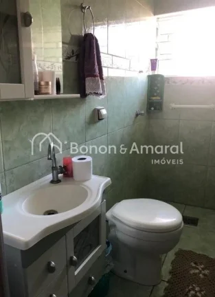 Imagem Casa da frente tem 2 dormitórios, sendo uma suite, sala, cozinha e lavanderia, cômodos bem amplos ...