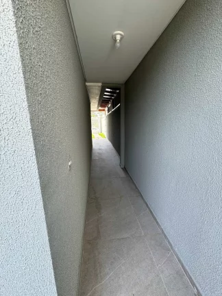 Imagem Sobrado com 3 dormitórios sendo 1 suíte e 2 vagas de garagem no Bairro Espinheiros em Itajaí