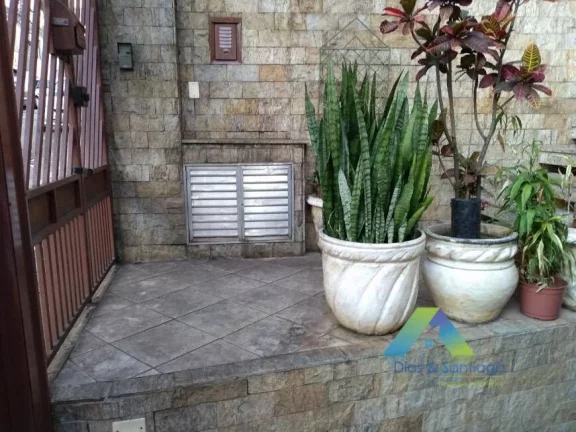 Imagem MIRANDOPOLIS Sobrado 174 metros, 3 dormitórios, 1 suíte, 3 vagas a 7 minutos da estação do metro Praça da Arvore ótimo valor !!!