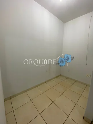 Imagem Espetacular casa à venda no Setor Central de Rio Verde-GO: 4 quartos, 1 suíte, 3 sala, 3 banheiros, 2 vagas de garagem!