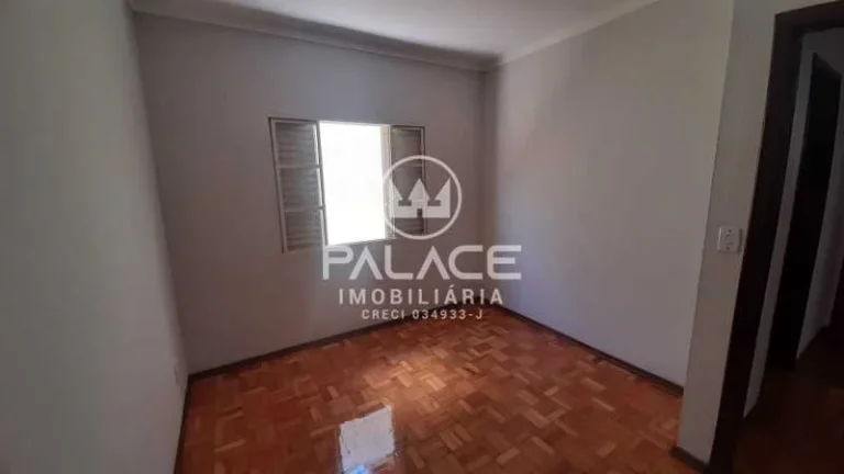 Imagem Esta excelente casa está localizada em um dos bairros mais desejados da cidade, oferecendo conforto...