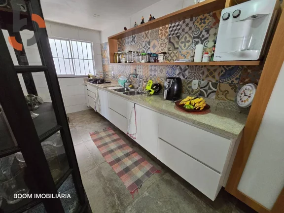 Imagem Casa com 3 dormitórios à venda, 215 m² por R$ 650.000,00 - Caonze - Nova Iguaçu/RJ