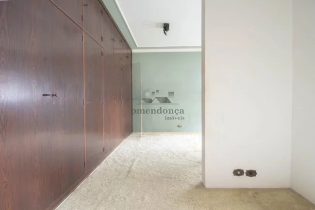 Imagem . Apartamento com 207 m², 3 dormitórios, 2 suítes, living para 2 ambientes, copa e cozinha, área...