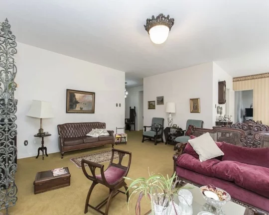 Imagem Apartamento amplo, living para 2 ambientes com piso de tacos, 03 dormitórios com piso de tacos e ar...