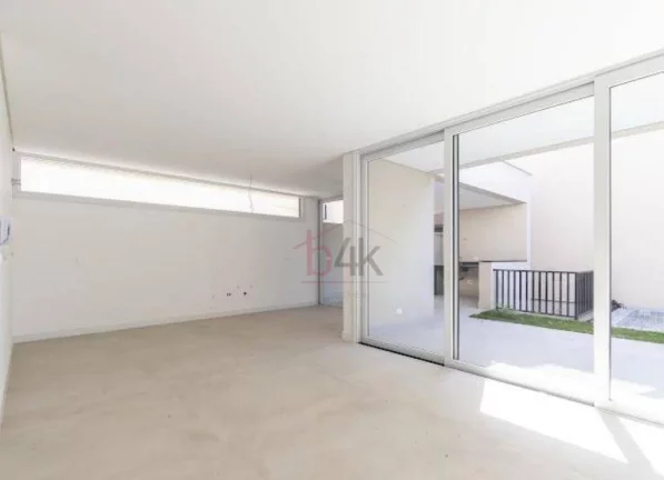 Imagem Casa à venda em Condomínio Fechado 4 suítes