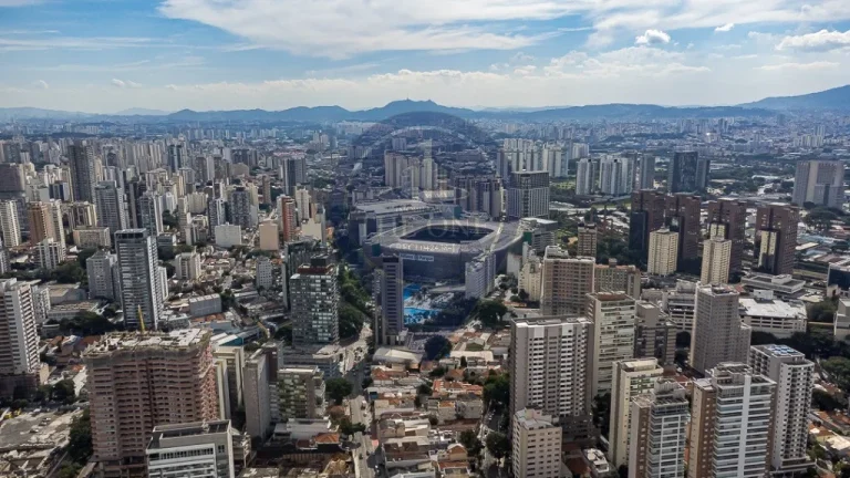 Imagem Apartamento de luxo em Perdizes, São Paulo-SP: 3 quartos, 3 suítes, 2 salas, 5 banheiros, 2 vagas, 184m². Agende sua visita!