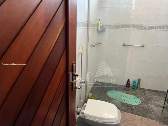 Imagem Casa para Venda em Iracemápolis, Centro, 3 dormitórios, 1 suíte, 2 banheiros, 4 vagas