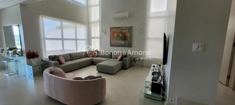Imagem Casa a venda no Alphaville Dom Pedro : Sobrado moderno, com muita luz natural e uma vista fantástic...