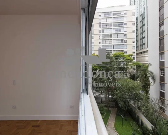 Imagem Apartamento com 236,74m2 à venda Av Angélica, Higienópolis, com 3 quartos e 1 vaga, reformado.