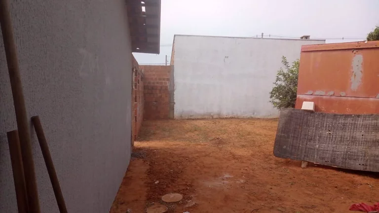 Imagem CASA A VENDA DE ESQUINA BEM LOCALIZADA 02 DORMITÓRIOS EM VALPARAISO SP