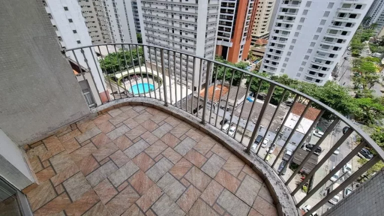 Imagem PITANGUEIRAS- AMPLO APARTAMENTO COM 2 DORMITÓRIOS + 3º DORMITÓRIO REVERSÍVEL , 02 VAGAS DE GARAGEM NO PRÉDIO.