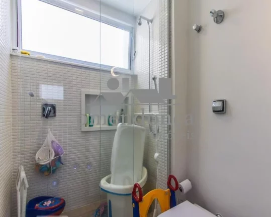 Imagem Lindo apartamento reformado em Higienópolis com 200m²