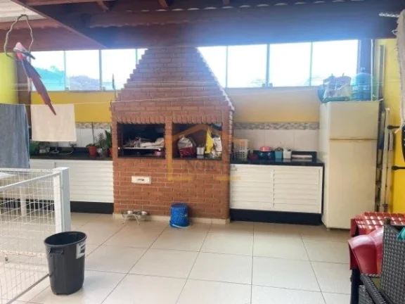 Imagem Casa em Condomínio Fechado!
Excelente casa, 3 dormitórios, sendo 1 suíte, lavabo, cozinha planeja...