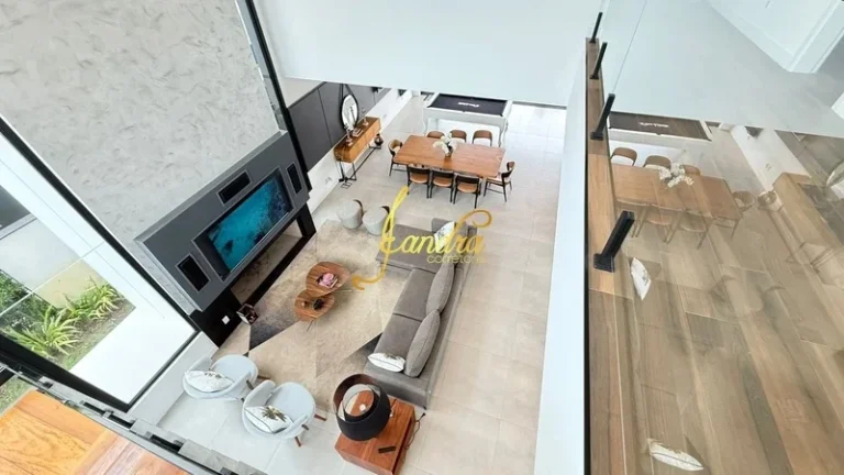 Imagem Sobrado finamente mobiliado e decorado com 472m2 de área construída e piscina