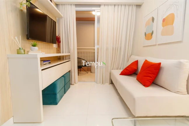 Imagem Porto Ravena - Apartamento com varanda, 2Q e duas vagas de garagem à venda em Goiânia
