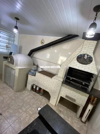 Imagem Casa á 10 metros da praia com Terraço vista Mar, Equipada com 04 dormitórios sendo 01 suíte máster à Venda em Governador Celso Ramos - SC