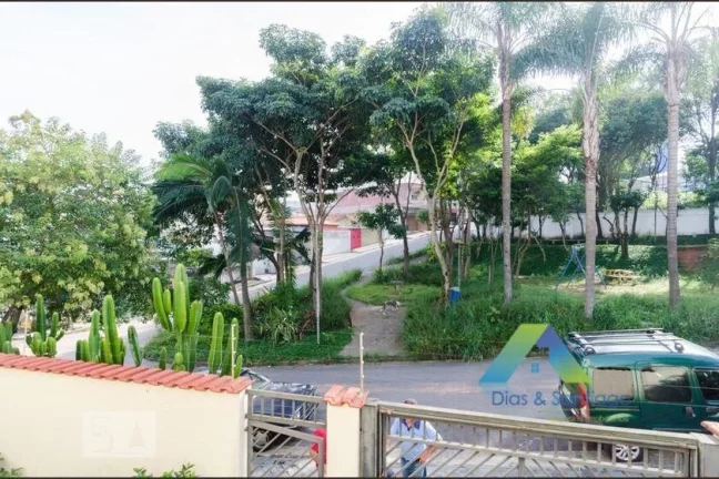 Imagem Apartamento com quintal e churrasqueira em condomínio diferenciado, com 2 dormitórios, 2 vagas com área gourmet excelente localização.