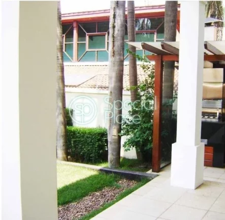 Imagem EXCELENTE CONDOMÍNIO COM 9 CASAS. GARAGEM SUBTERRÂNEA, MUITO VERDE E BASTANTE ACONCHEGANTE. CASA R...